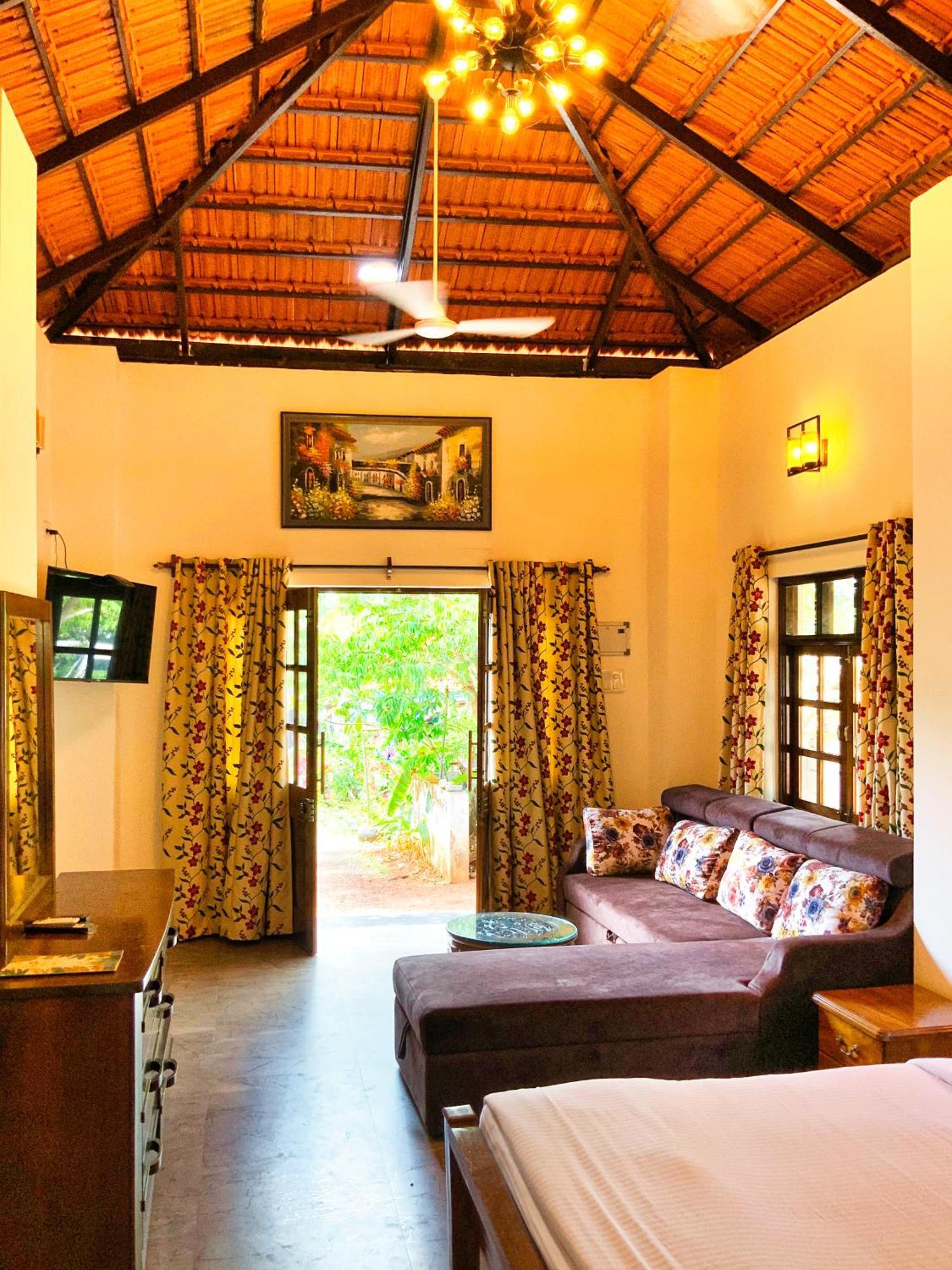 Lar Amorosa Boutique Hotel - Goa カラングート エクステリア 写真