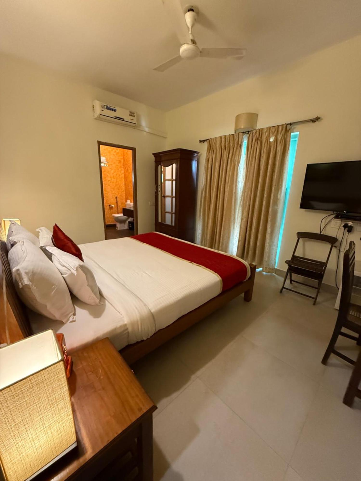 Lar Amorosa Boutique Hotel - Goa カラングート エクステリア 写真